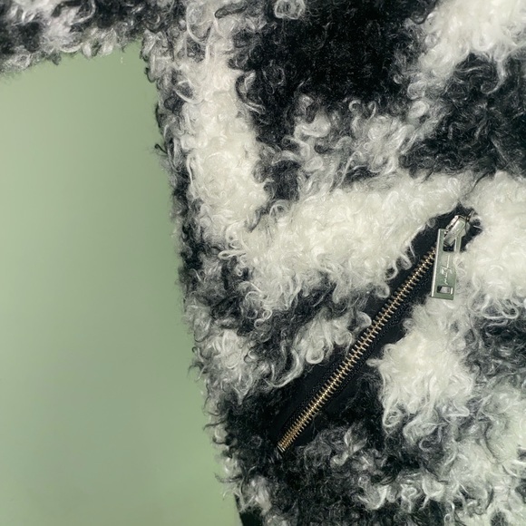 7 For All Mankind‎ Faux Shearling Bomber Jacket in Black and White, Size S - Picture 4 of 8